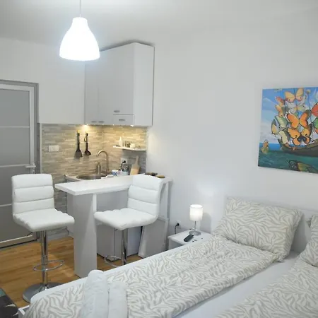 Dekart 2 Apartment *
