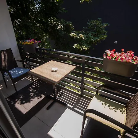 Dekart 2 Apartment *