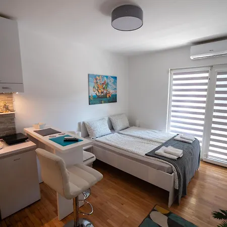 Dekart 2 Apartman *