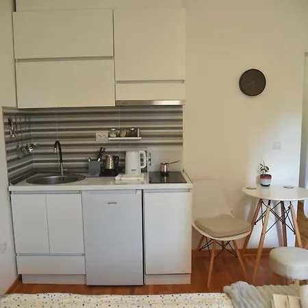 Dekart 2 Apartment Nis