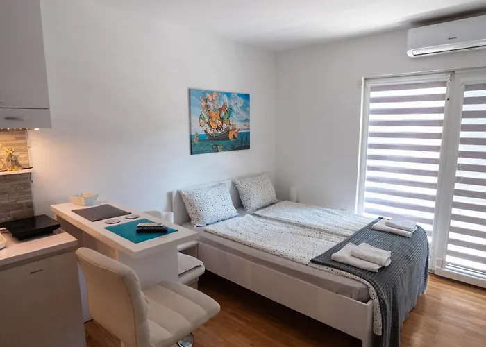 Dekart 2 Апартаменты *