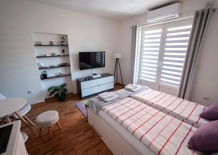 Dekart 2 Апартаменты *