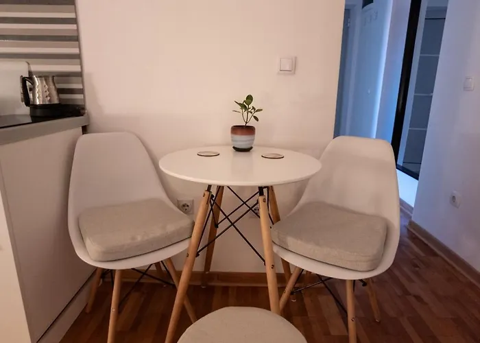 Апартаменты Dekart 2