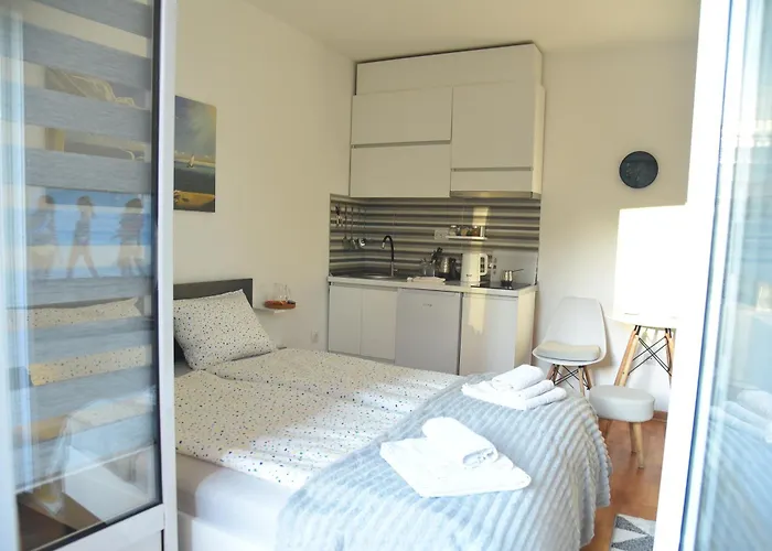 Dekart 2 Апартаменты *